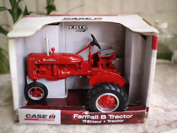 1:16 Alloy tractor models American farmerWS17385