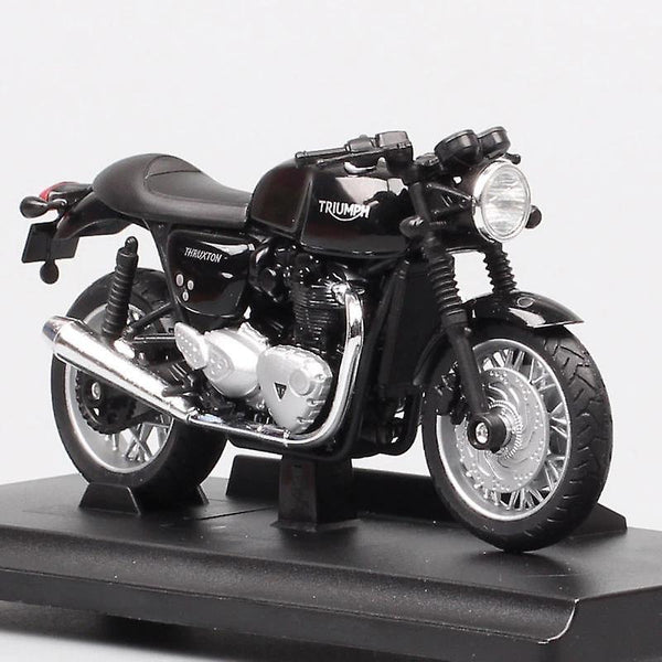 1/18 scale retro Triumph Thruxton 1200 bikeWS20660