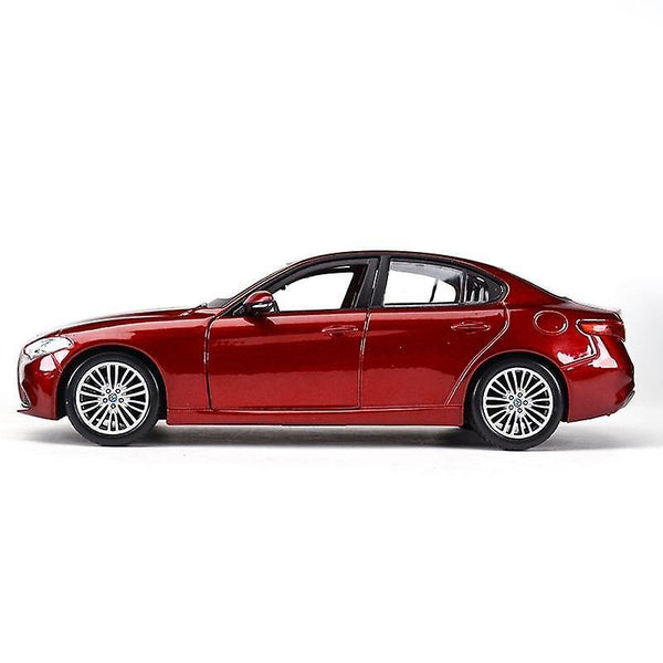 Toy Cars 1:24 Alfa Romeo Giulia Sports Car Static Die Cast Vehicles Collectible Model Car Toys Red